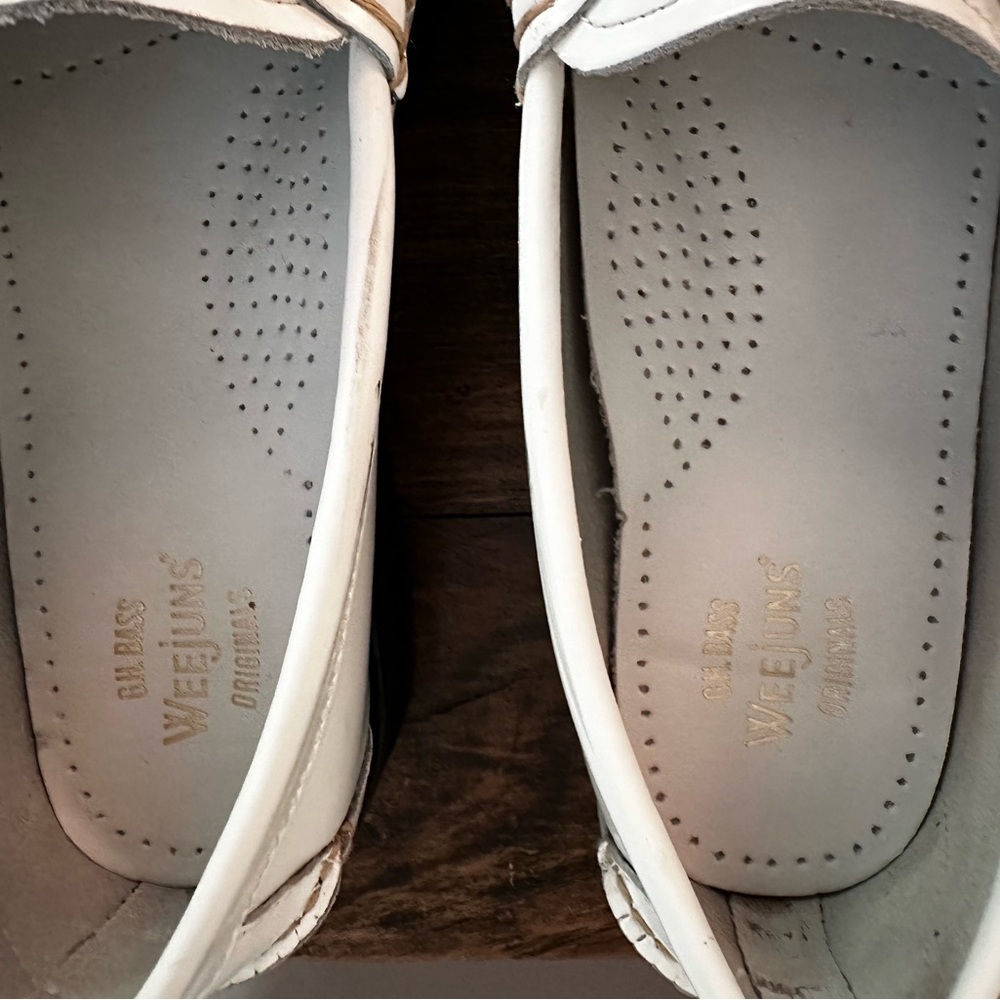 GH Bass Weejuns sz 8 White Liliana lug sole loafer with silver horsebit detail. - Picture 7 of 9
